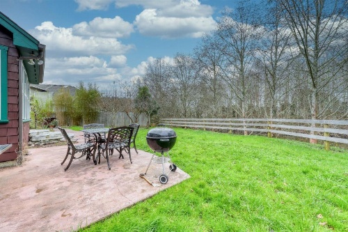 Frog Terrace image 17