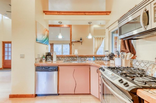 Frog Terrace image 6